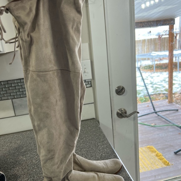 Over the knee boots - Picture 2 of 4